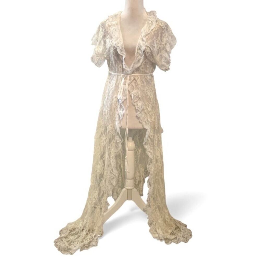 Vintage Frederick’s of Hollywood Sheer Lace Robe White Cream Ruffle High-Low